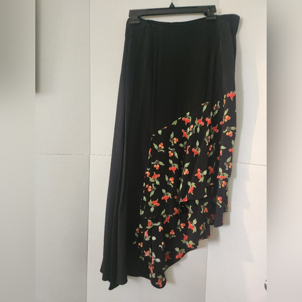 H&M Asymmetrical Skirt Women's Size 12 Black & Flower Print High Low Maxi NWT - Picture 5 of 6